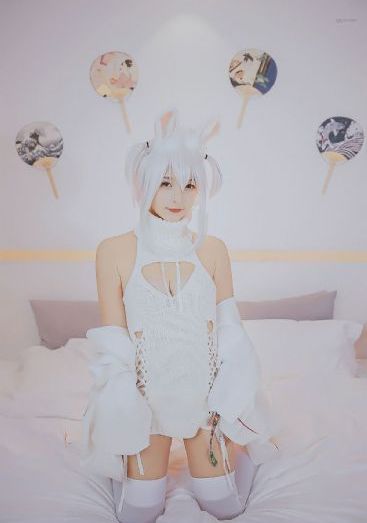 欧美风少女黑色连衣裙_正片免费观看