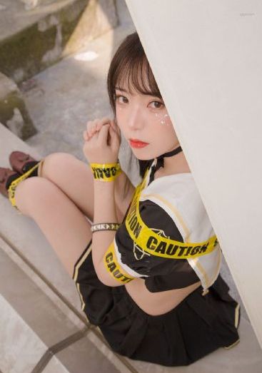欧美高跟鞋博主_蓝光在线播放观看