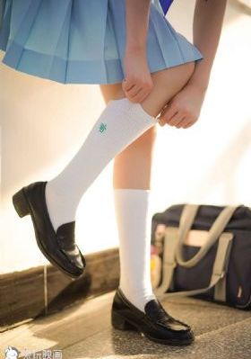 欧美裸体艺术摄影_午夜在线观看完整版