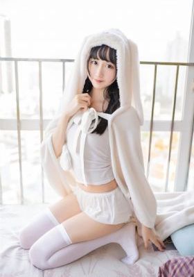 欧美prostitutesex_十万网红美女美酱