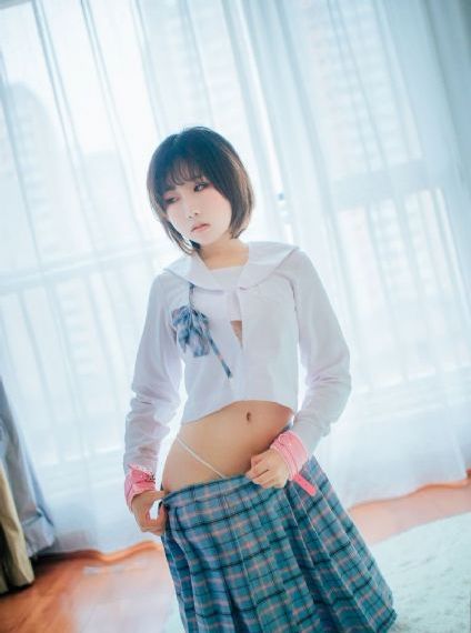 欧美女生皮肤复古街拍_HD超清免费观看